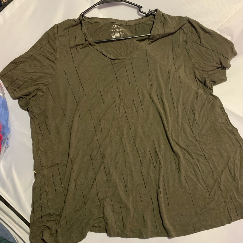 Apt 9 VNeck Tee from Kohl’s sz 2X